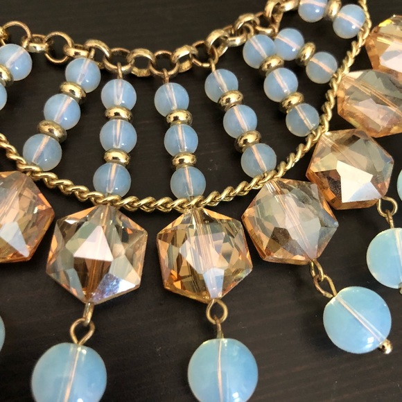 Statement beaded necklace and matching earrings - Picture 3 of 5